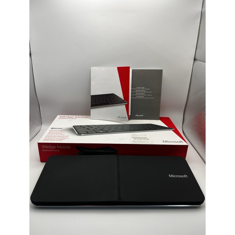 Microsoft Wedge Mobile Bluetooth Keyboard Model 1521 w/ Cover & Box Used Good